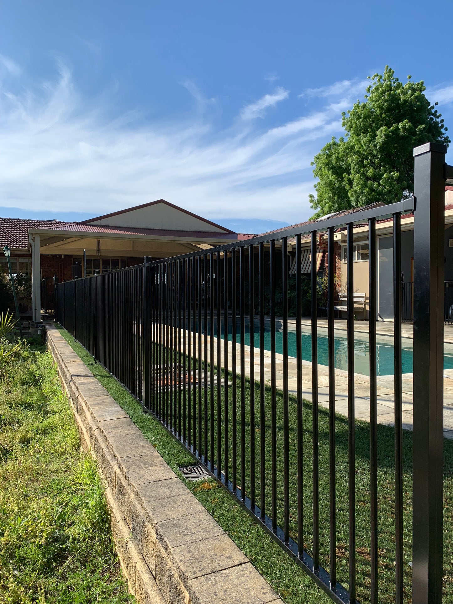CUSTOM FENCING - INSTALL
