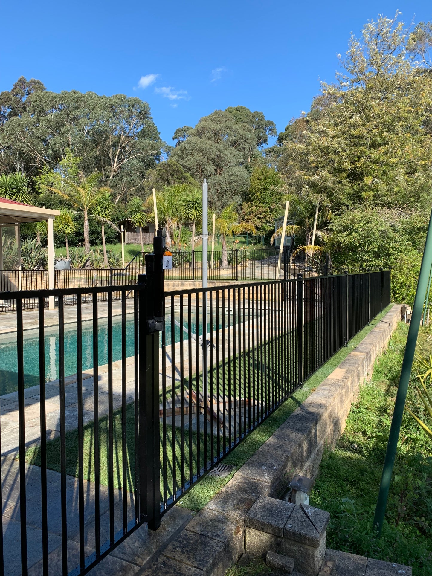CUSTOM FENCING - INSTALL