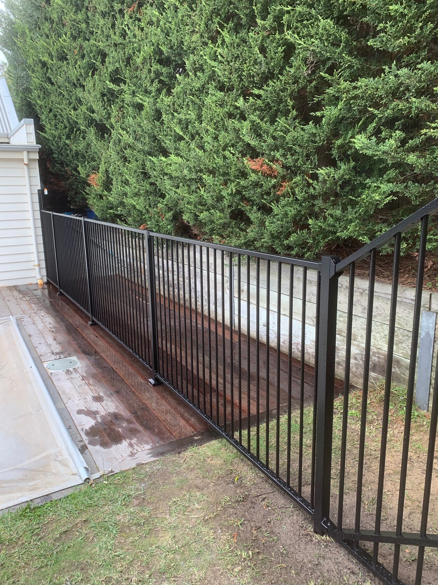 CUSTOM FENCING - INSTALL
