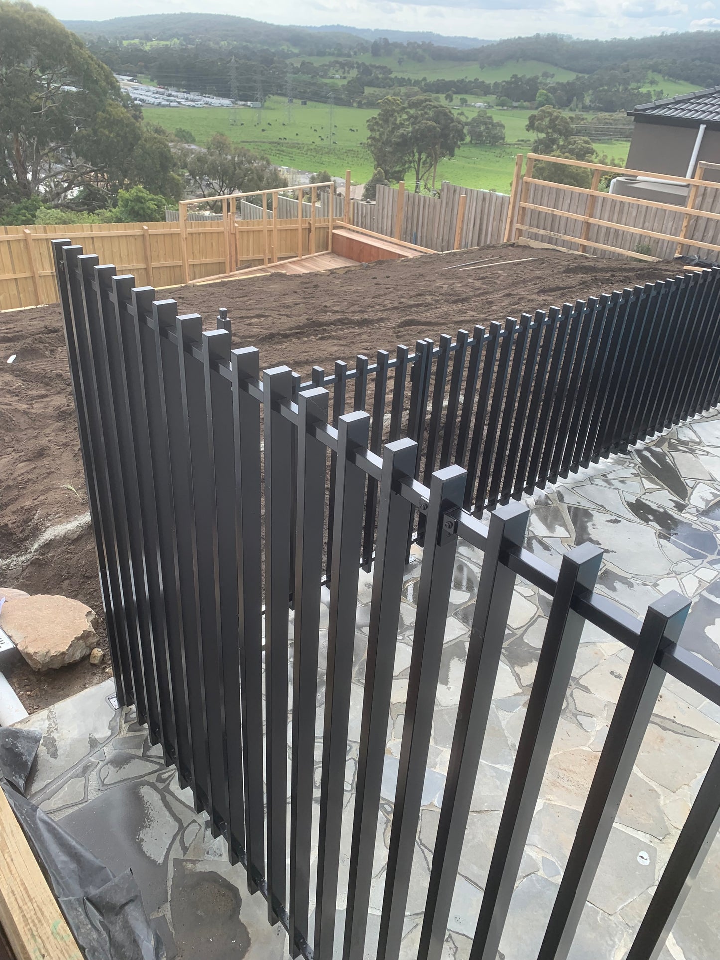 BATTEN FENCING - INSTALL