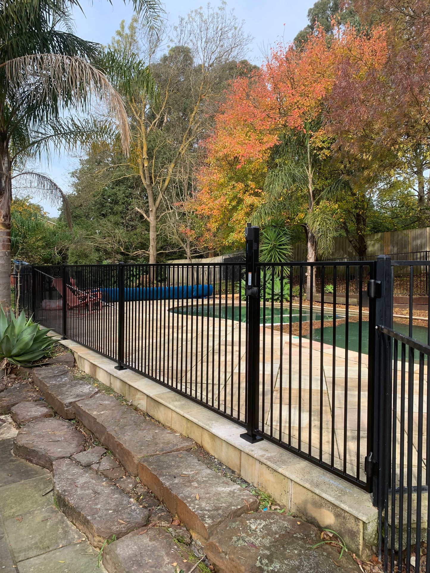 FLAT TOP FENCING - INSTALL
