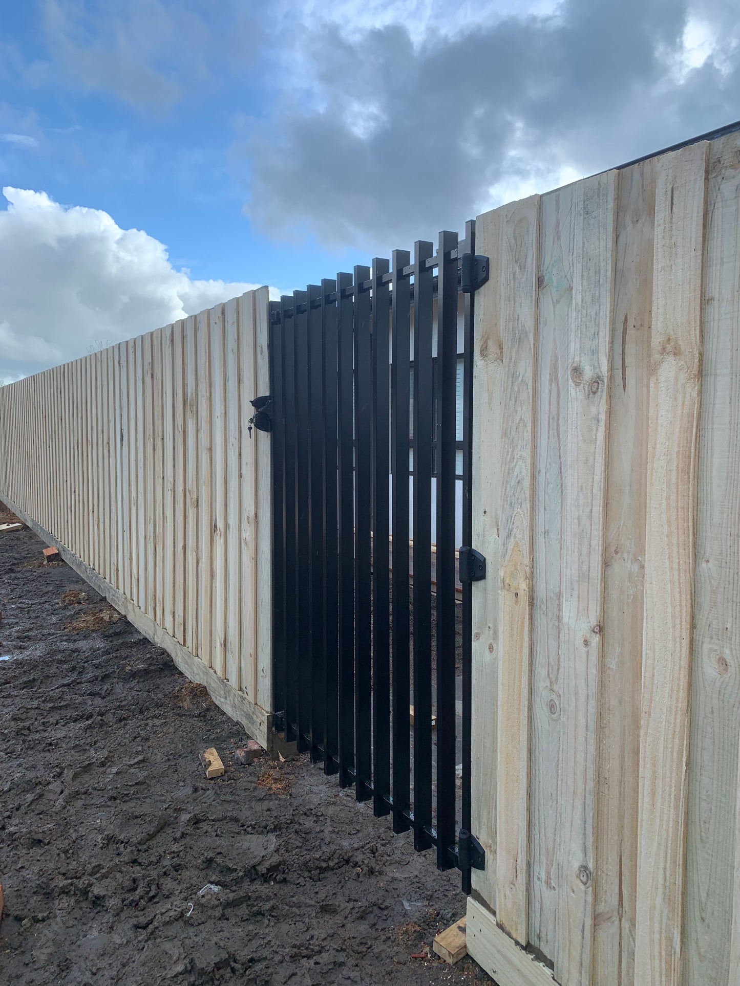 BATTEN FENCING - INSTALL